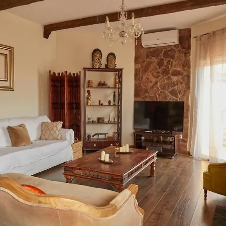 Amazing Close To Sitges, Jacuzzi, Swimming Pool & Exellent Views Holiday home